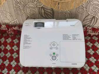 原裝進口投影儀，筆記本電腦，沒維修過，配件齊全，都低價轉讓